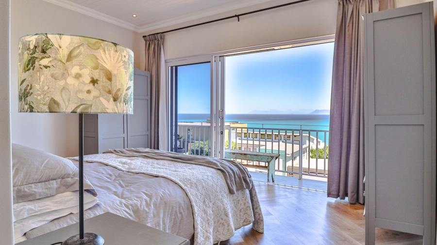 4 Bedroom Property for Sale in De Kelders Western Cape